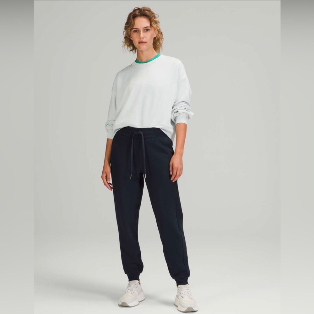Lululemon Scuba High Rise Jogger Fleece in True Navy, Size 2